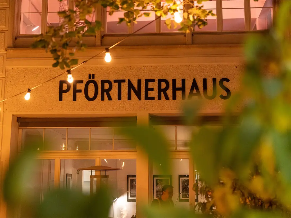 Gartenterrasse des Pförtnerhauses Basel im Sommer